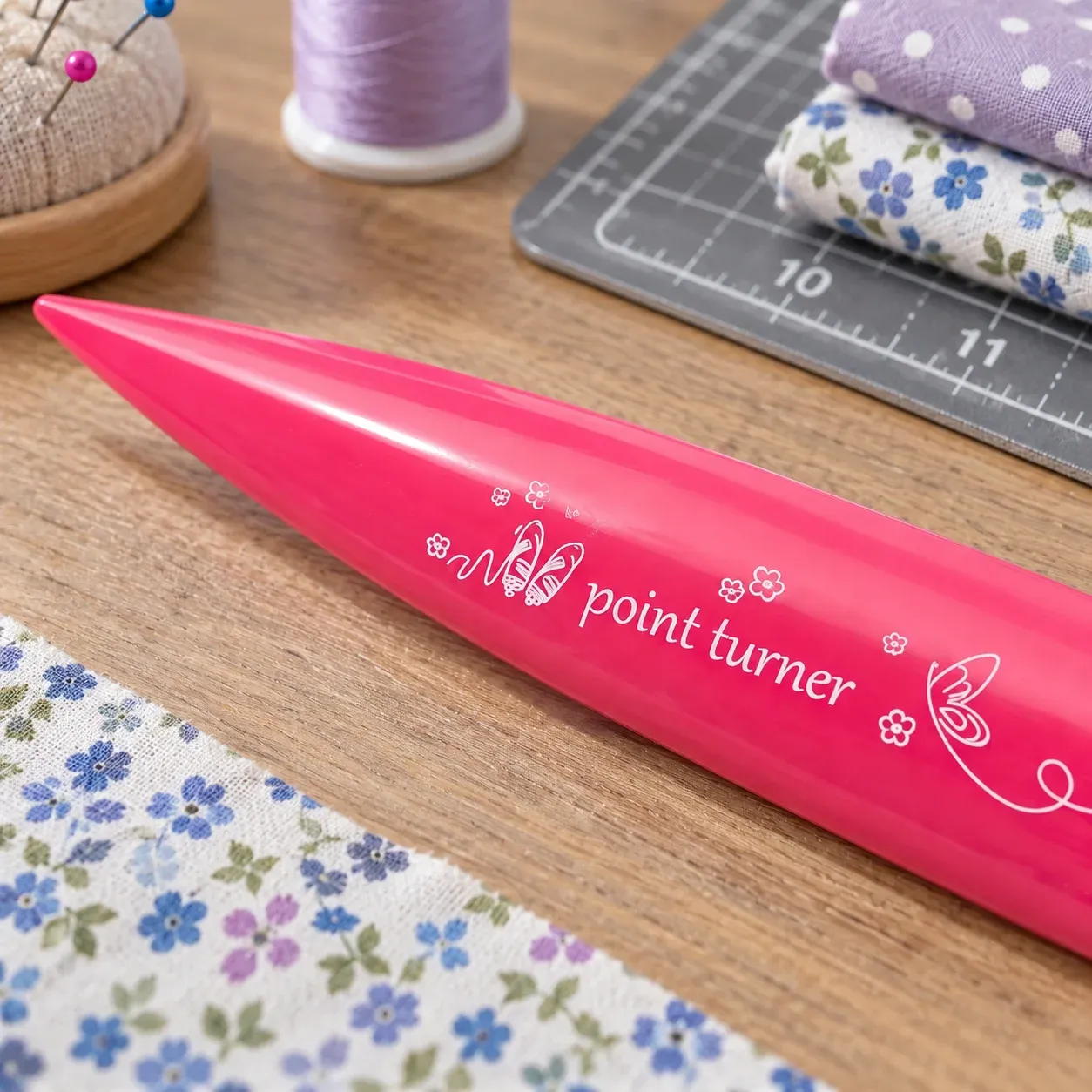 Aveline Point Turner tapered tip and printed front detail